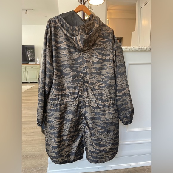 THE UPSIDE CAMO WINDBREAKER, Medium - Picture 2 of 8